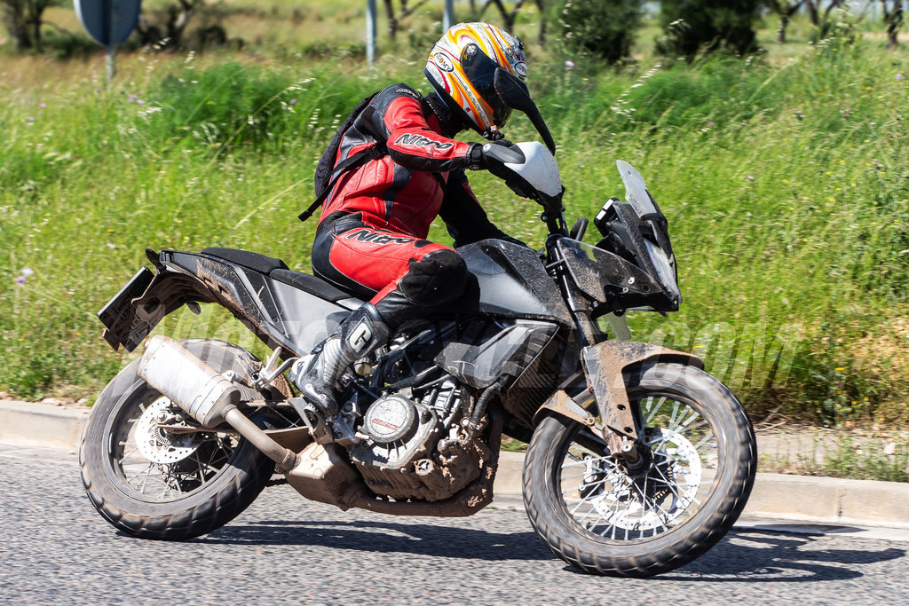 062718-2019-KTM-390-Adventure-004.jpg