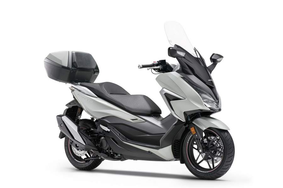 21YM_FORZA350_PEARL_FALCON_GREY_NH-C61P_ACCESSORISED_RFQ.jpg