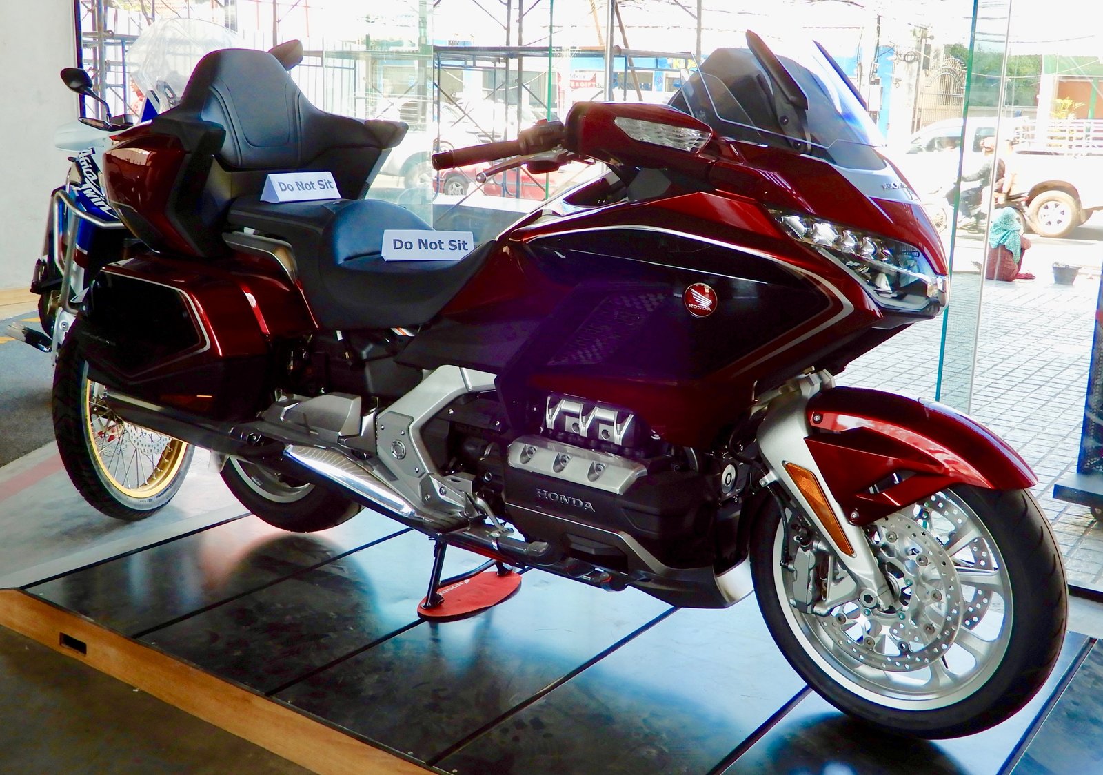 Chiang Rai Honda Big Wing | Ride Asia Motorcycle Forums