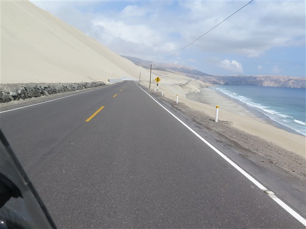 Peru Desert 1 (600 x 450).jpg