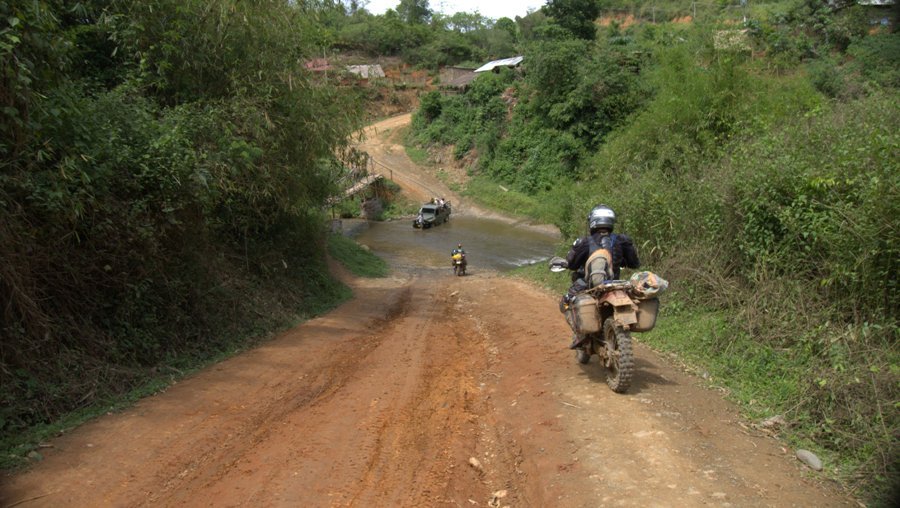 jeep river crossing.jpg