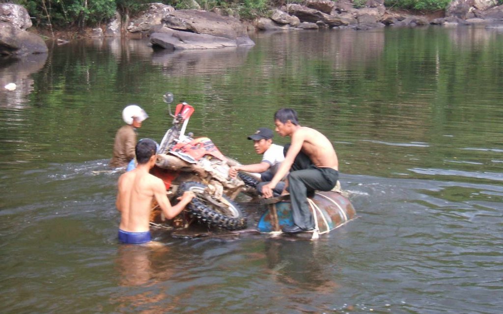 Carmons 2006 before the bridge XR650.jpg