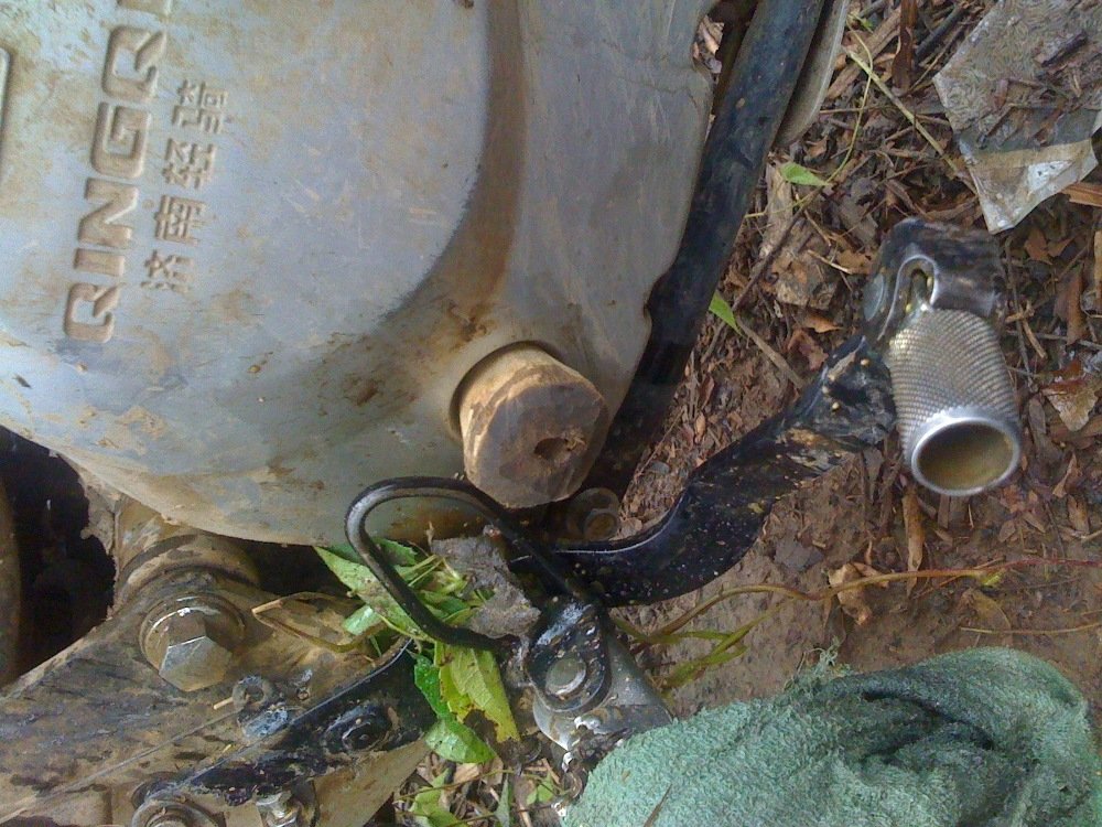 rob oil sight glass gone.jpg rob oil sight glass gone.jpg