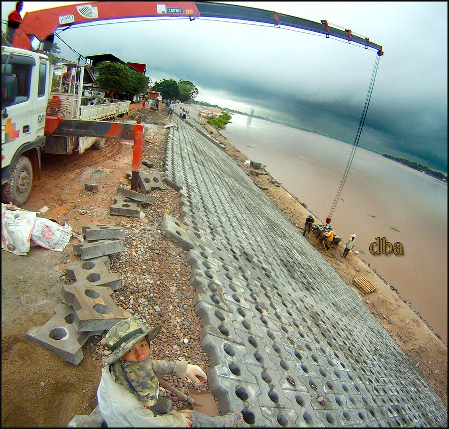 seawall.jpg seawall.jpg