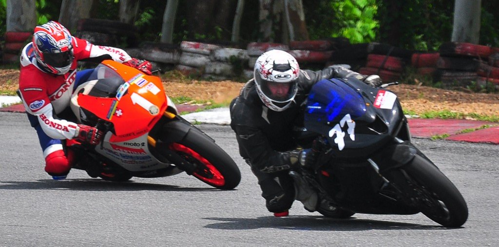 moto 2 and 77.jpg moto 2 and 77.jpg