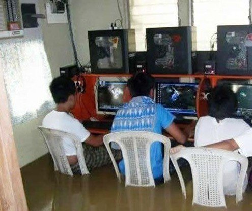 internet cafe flood.jpg