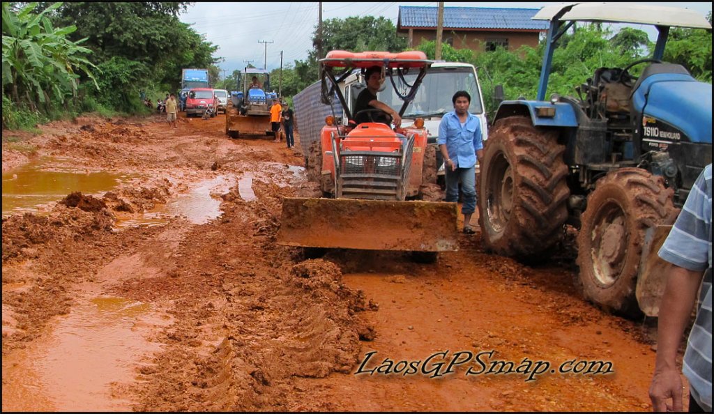 tractor-road.jpg tractor-road.jpg