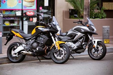 2012-honda-nc700x-kawasaki-versys-01-static.jpg 2012-honda-nc700x-kawasaki-versys-01-static.jpg