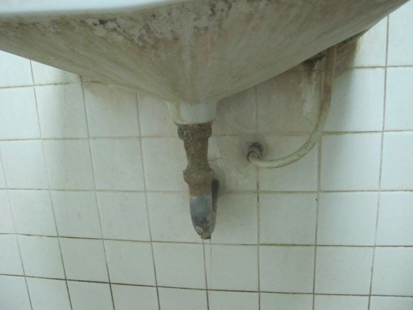 No drain plug (600 x 450).jpg