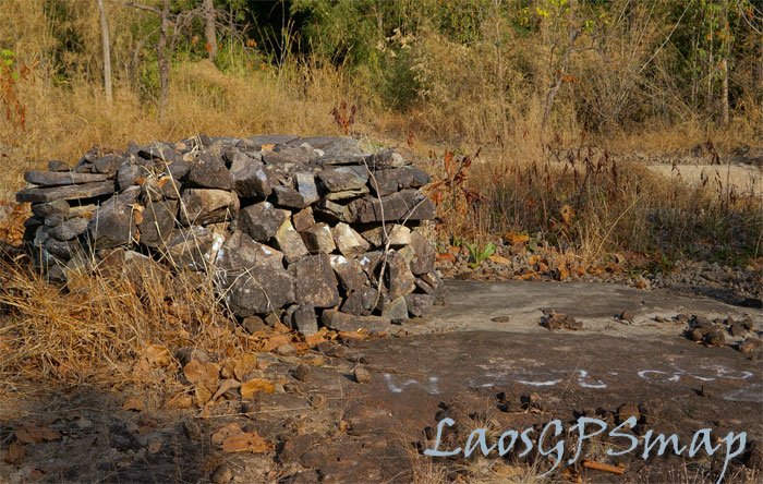 trail-rocks.jpg