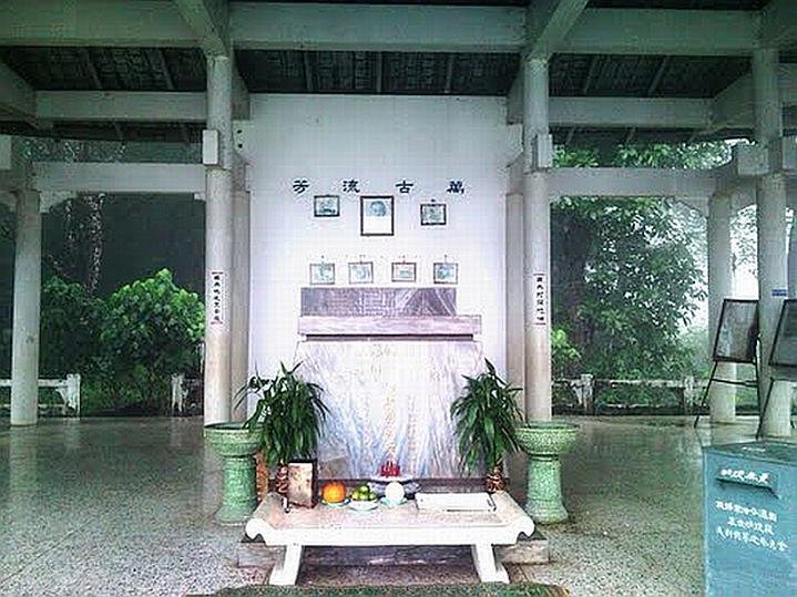 The Tomb of General Tuan Shi WEn - photo by lufo2833.jpg The Tomb of General Tuan Shi WEn - photo by lufo2833.jpg