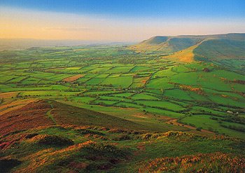 Black Mountains (Wales) from Mynydd Troed 350.jpg