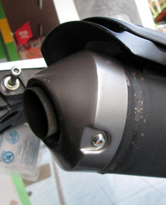 CRF exhaust 2.jpg