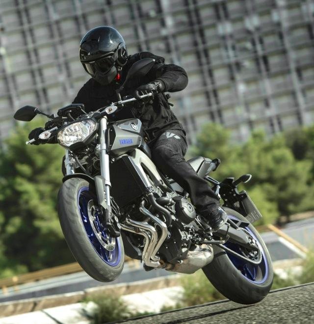 2014YamahaMT09a.jpg