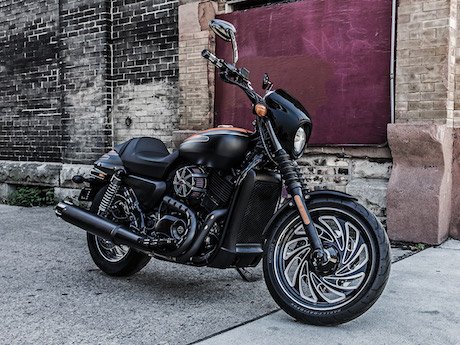 Harley-Davidson-Street-with-custom-accessories.jpg