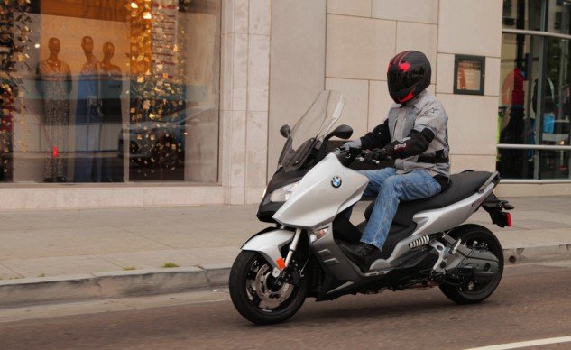 2014-BMW-C600-Sport-Action-Left1-633x388.jpg