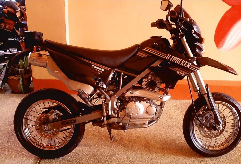 Kawasaki D-Tracker.jpg Kawasaki D-Tracker.jpg