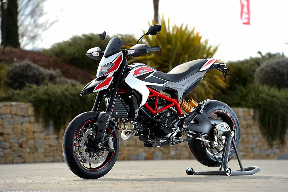 04_-HYPERMOTARD_SP_Ducati_Performance.jpg