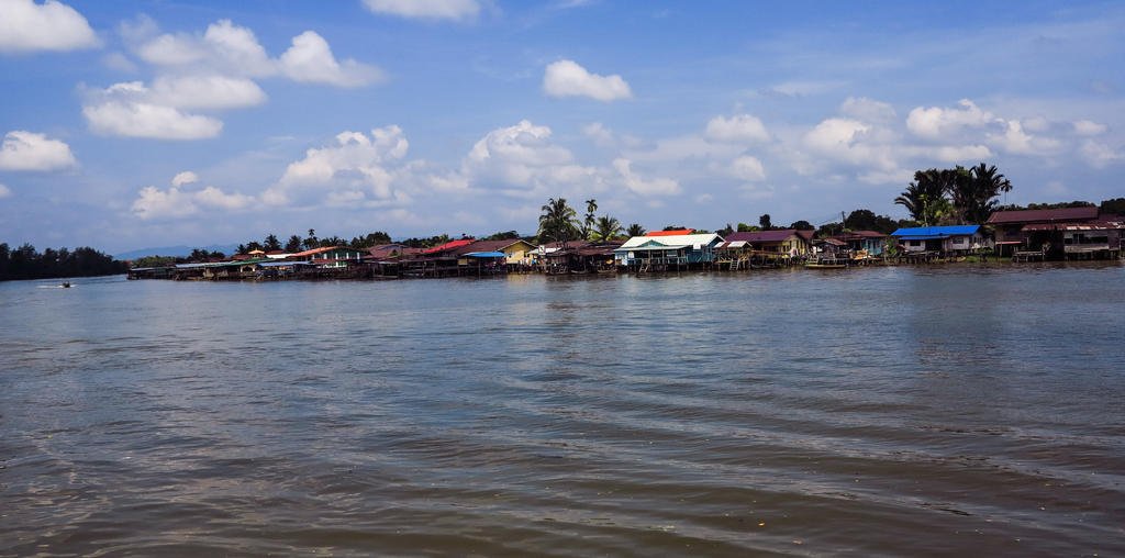 7 lawas water village.jpg