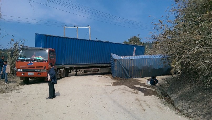 truck wreck blue (2).jpg truck wreck blue (2).jpg