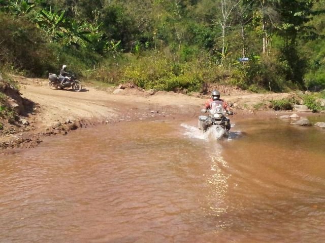 Hongsa-Luang Prabang river crossing..jpg