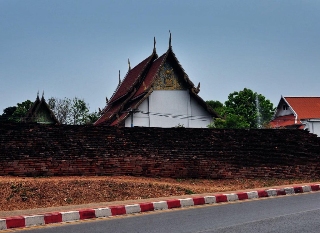 D90 vivid 28 70mm lens.jpg D90 vivid 28 70mm lens.jpg