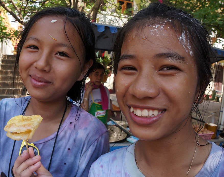 songkran-girls.jpg