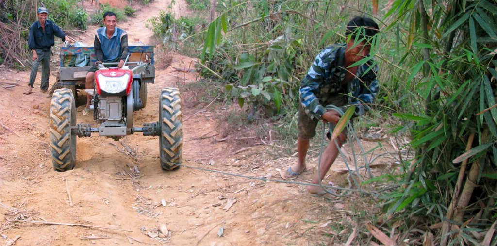 tuk-tuk-rope.jpg tuk-tuk-rope.jpg