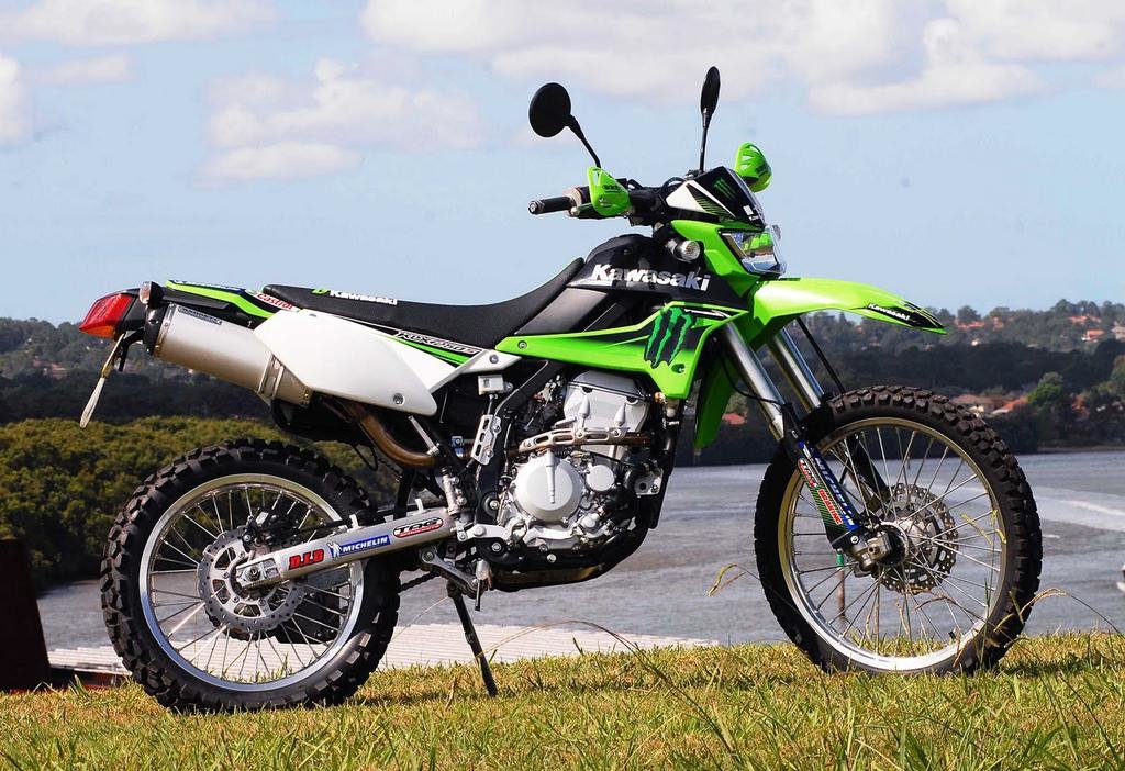 Kawasaki-KLX250S-09.jpg