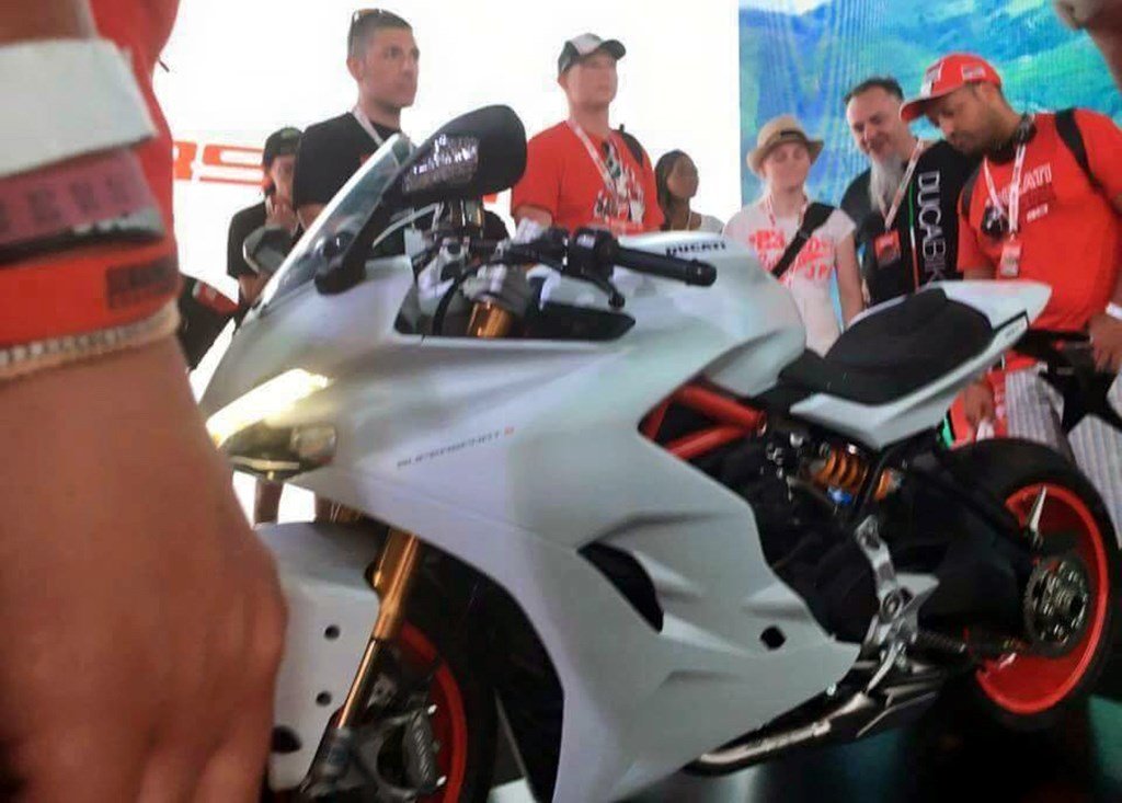 LEAKED-Ducati_Supersport-pic.jpeg