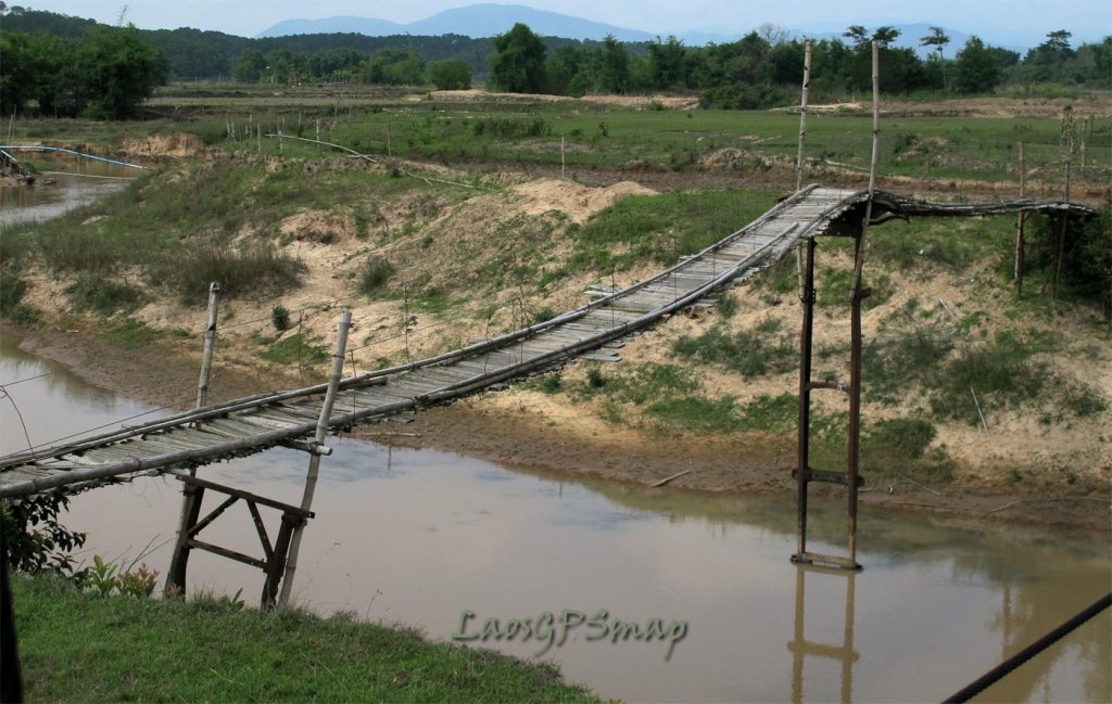 suspension-bamboo.jpg suspension-bamboo.jpg