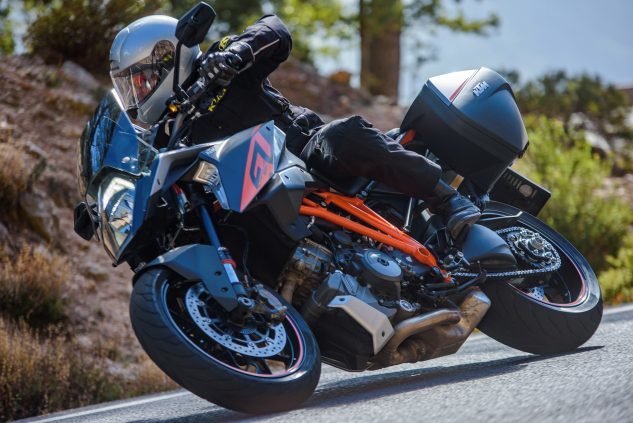082117-mobo-2017-motorcycle-year-ktm-1290-super-duke-gt-1-633x423.jpg 082117-mobo-2017-motorcycle-year-ktm-1290-super-duke-gt-1-633x423.jpg