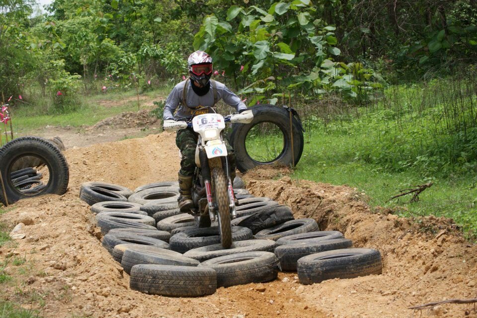 AlexTires.jpg AlexTires.jpg