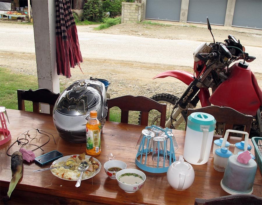 lunch-stop.jpg lunch-stop.jpg