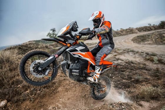 ktm-790-adventure-r-prototype-1-561x374.jpg ktm-790-adventure-r-prototype-1-561x374.jpg