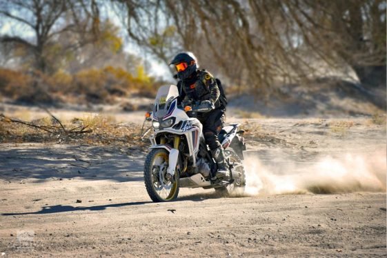 how-to-ride-sand-tips-adventure-motorcycle-Africa-Twin-561x374.jpg