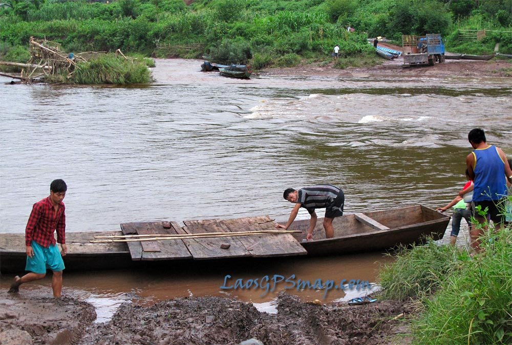 river-boat.jpg river-boat.jpg
