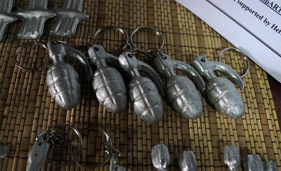 grenades.jpg grenades.jpg