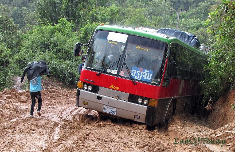 bus-mud.jpg