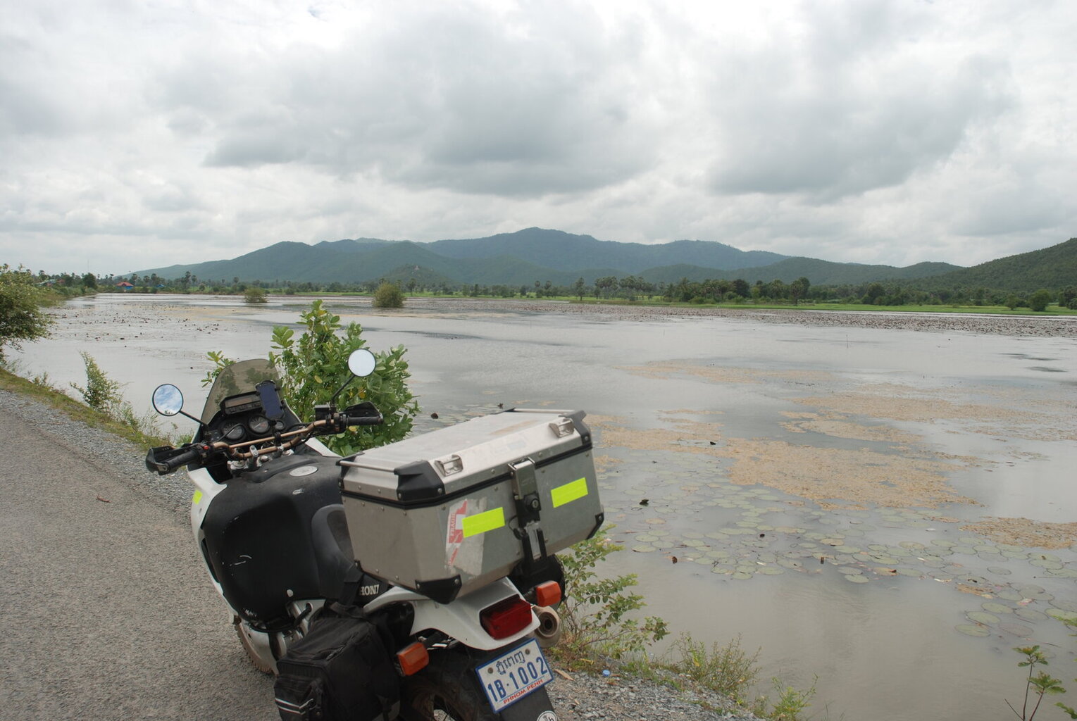 Highway_43_Cambodia.jpg