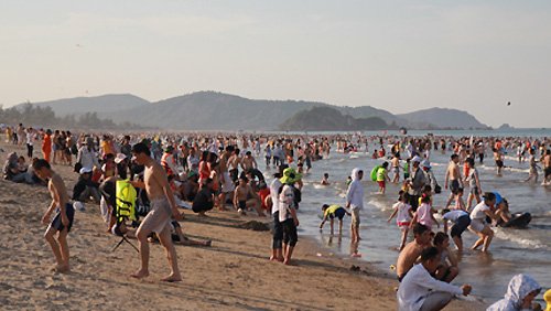 Busy-Cua-Lo-beach.jpg