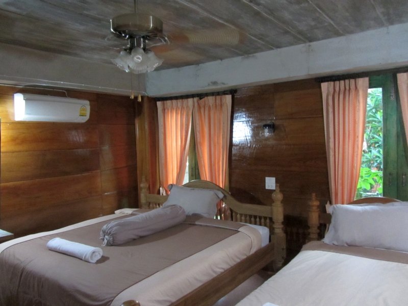 Mae Sariang Accommodation Guest Houses Hotels Ride - 
