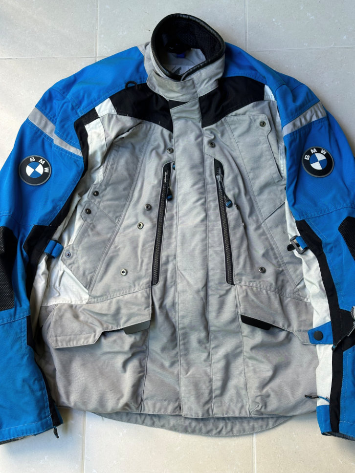 BMW Rallye Suit 1.jpg