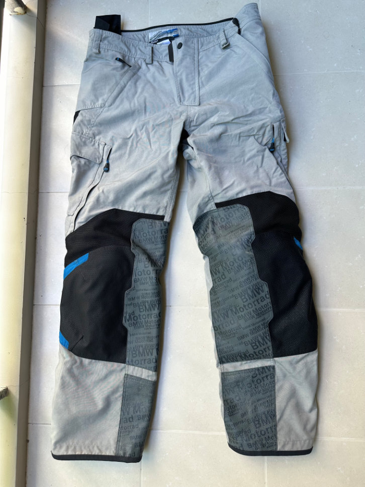 BMW Rallye Suit 6.jpg